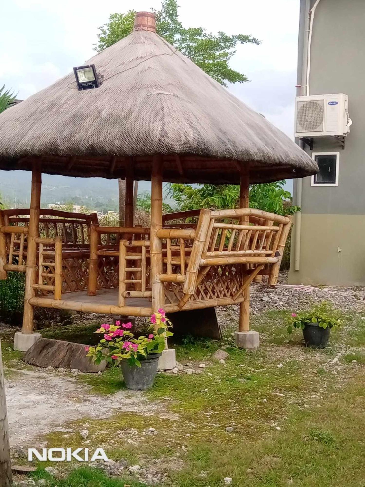 Grae'S Apartelle Moalboal Exterior foto